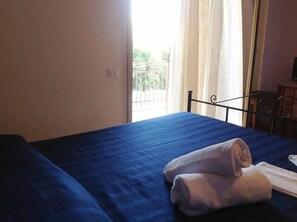 Apartamento, 1 habitación | Ropa de cama de alta calidad, minibar, escritorio
