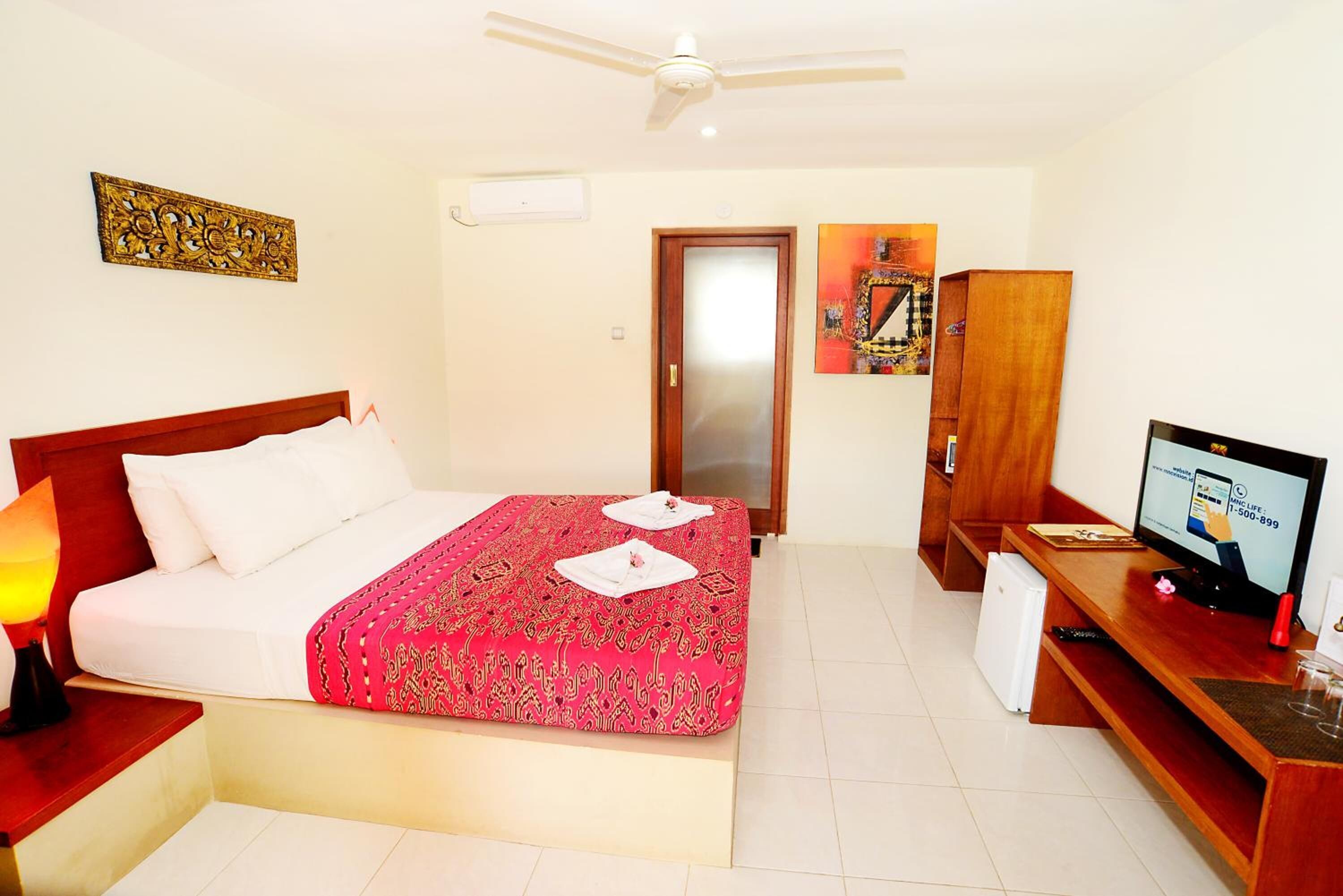 superior room, 1 queen bed | premium bedding, minibar, in-room safe, soundproofing