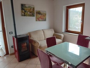 Classic Apartment, 2 Bedrooms | Living area