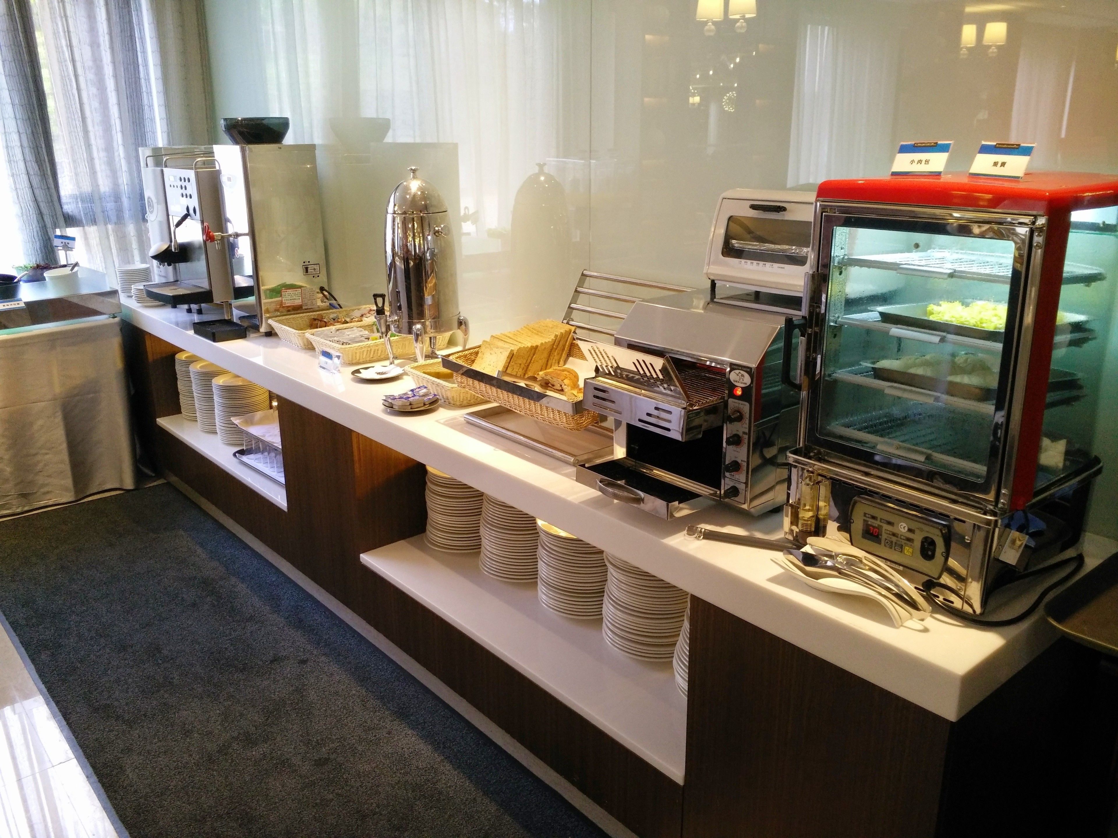 daily local cuisine breakfast for a fee