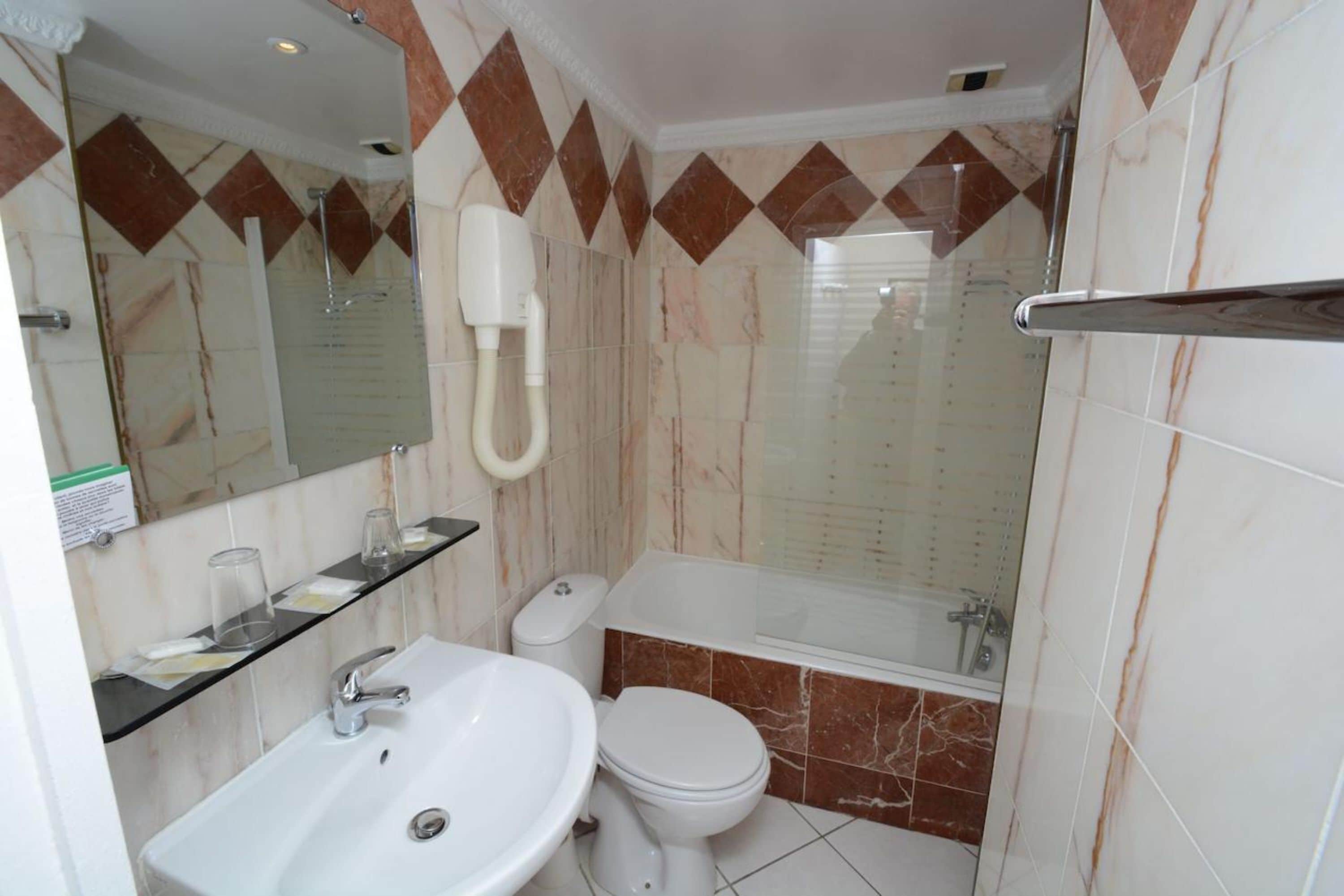 Photo - Familia Hotel