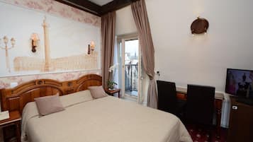 Double Room | In-room safe, desk, free WiFi, bed sheets