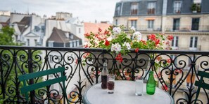 Balcony - Familia Hotel (Paris)