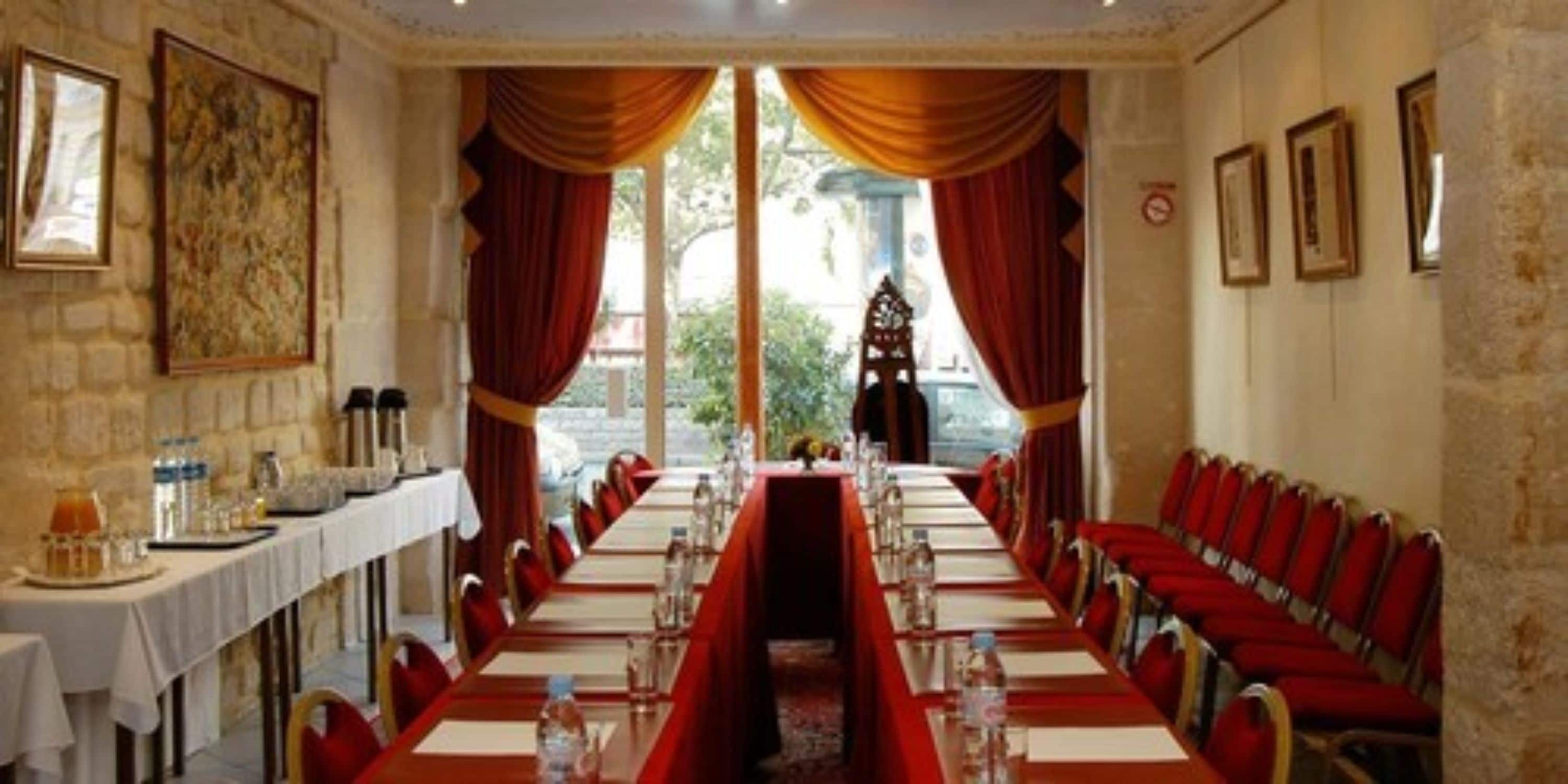 Photo - Familia Hotel