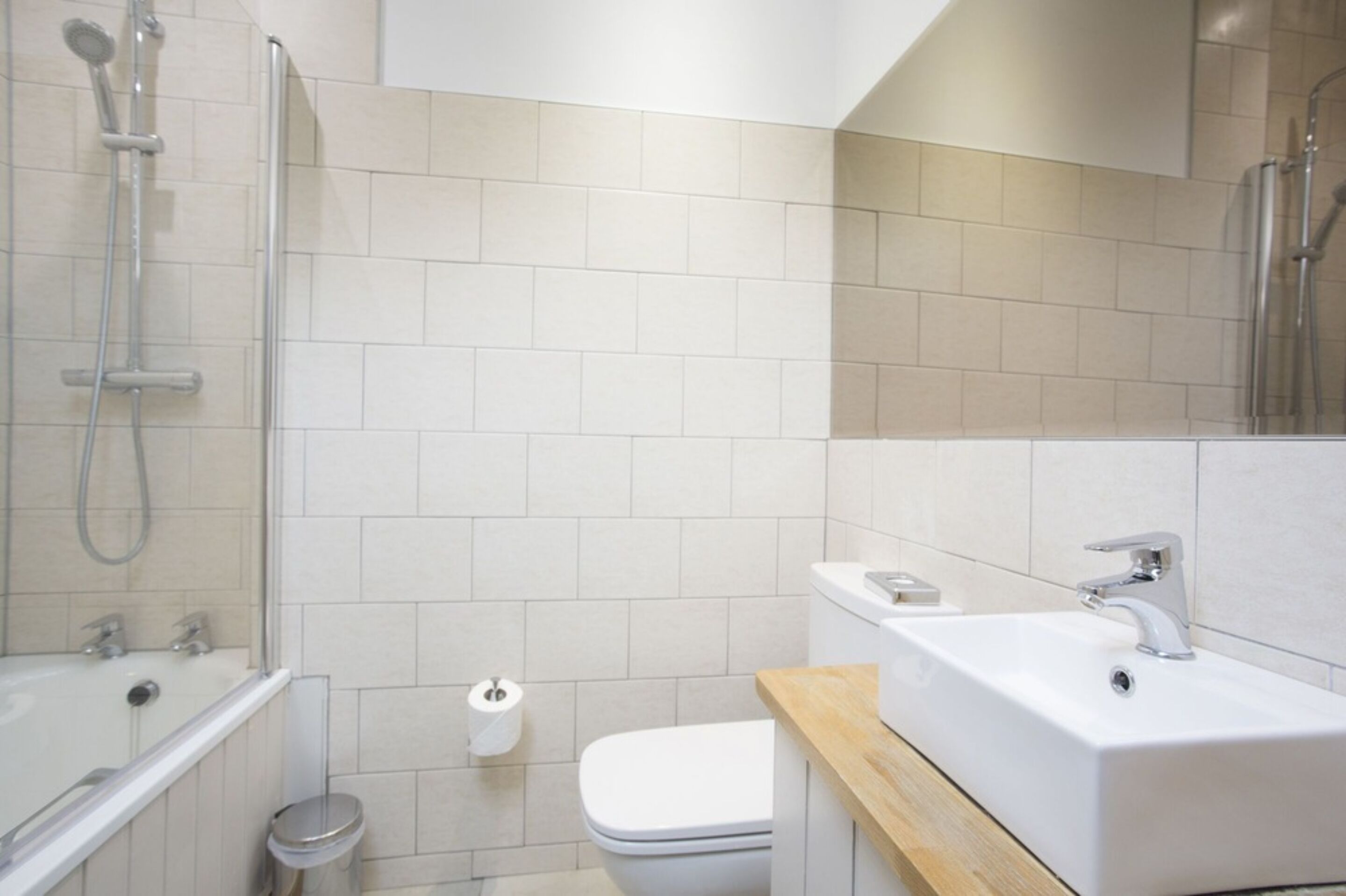 standard double room, 1 double bed, terrace | bathroom | combined shower/bathtub, free toiletries, towels