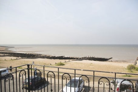 Vista a la playa o al mar. Hotel Continental