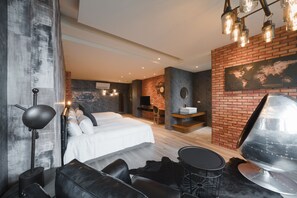 Senior Quadruple Room, 2 Double Beds | Down comforters, blackout drapes, free WiFi, bed sheets - Florence Resort Villa (Ren'ai)