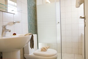 Luxury Villa, 3 Bedrooms | Bathroom | Separate bathtub and shower, hair dryer, towels - Anthemis Luxury Villas (Lefkada)