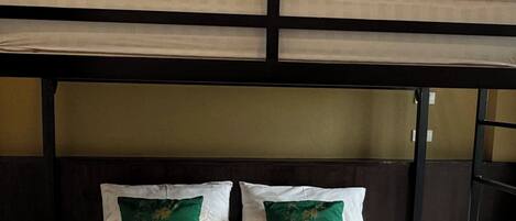 Deluxe Triple Room | In-room safe, desk, free WiFi