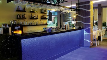 2 間酒吧/酒廊、池畔酒吧、海灘酒吧