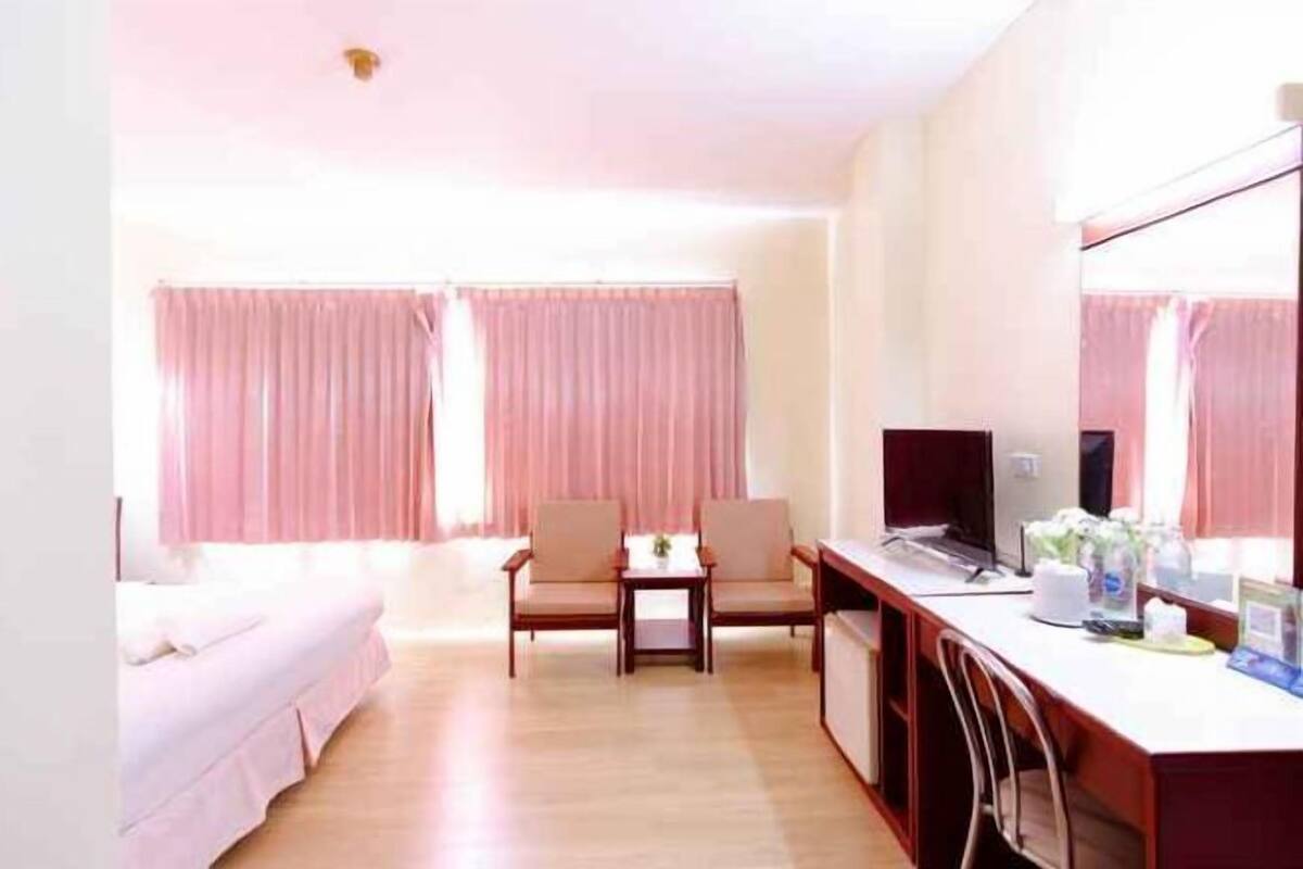 Skrivebord, ekstrasenger (mot et tillegg), wi-fi (inkludert) og sengetøy