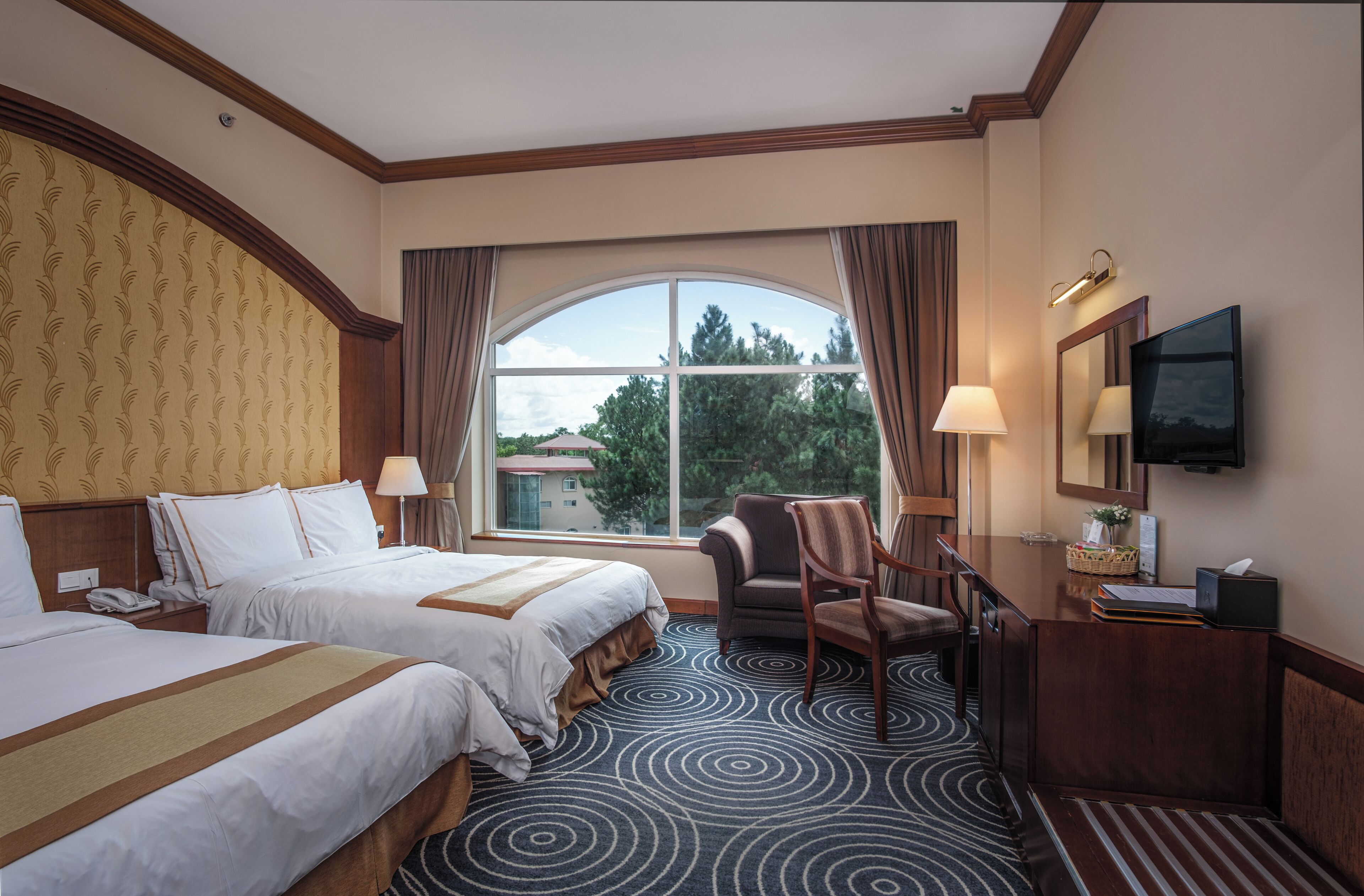 Deluxe Double or Twin Room | 1 bedroom, Egyptian cotton sheets, down comforters, pillowtop beds