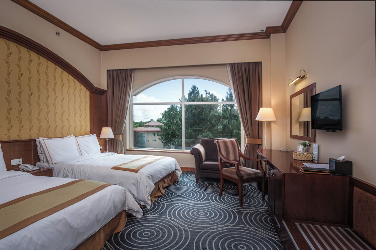 Deluxe Double or Twin Room | 1 bedroom, Egyptian cotton sheets, down comforters, pillowtop beds