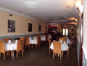 Breakfast, lunch and dinner served - The W Hotel (Lagos)