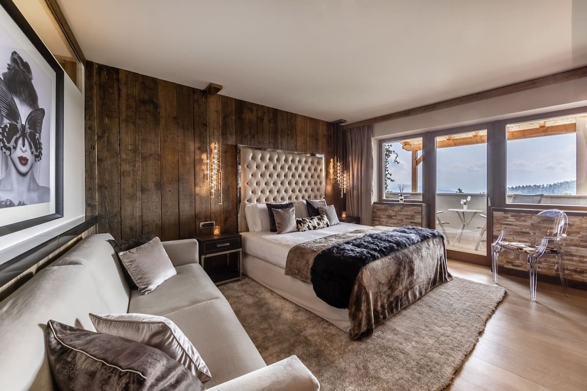 1 bedroom, in-room safe, desk, soundproofing