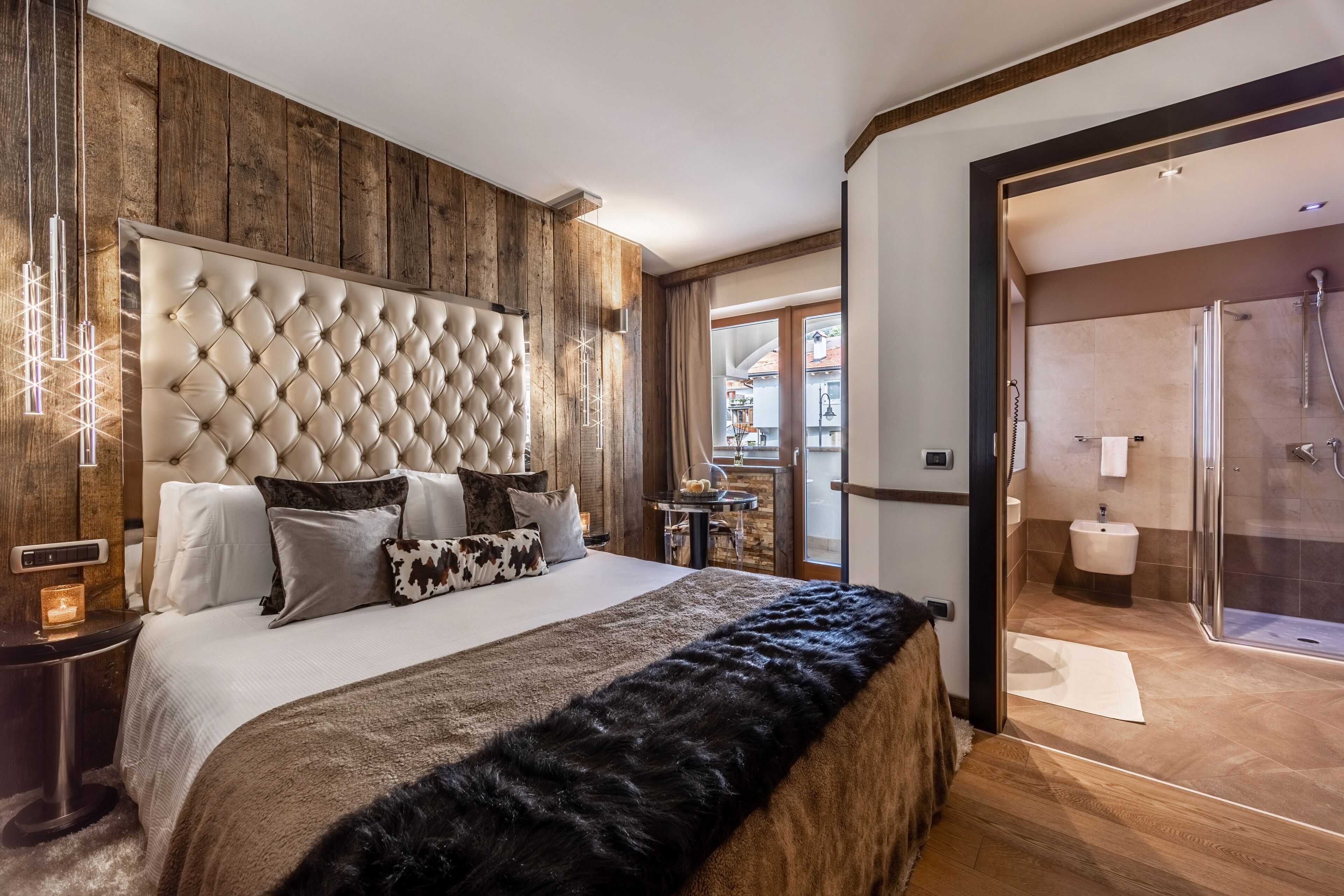 Bathroom | Free toiletries, hair dryer, bathrobes, slippers