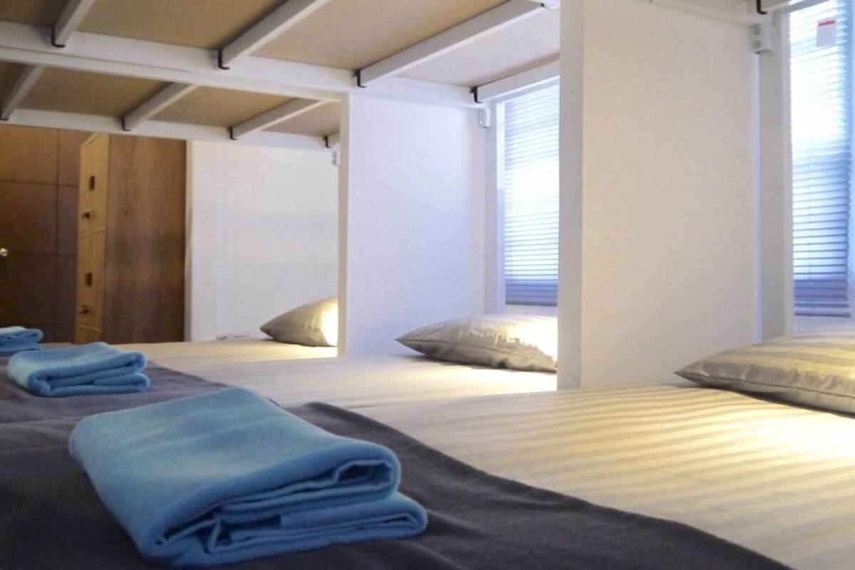 Bunk Bed in Mixed Dormitory Room - Fan | Wi-Fi gratuit, draps fournis
