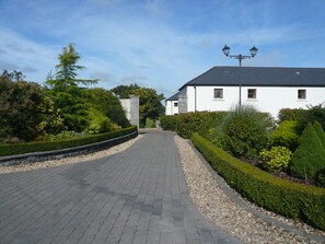 Property grounds - New Forest Golf Club Apartments (Tyrrellspass)