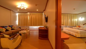 Suite | 1 chambre, bureau, Wi-Fi gratuit, draps fournis