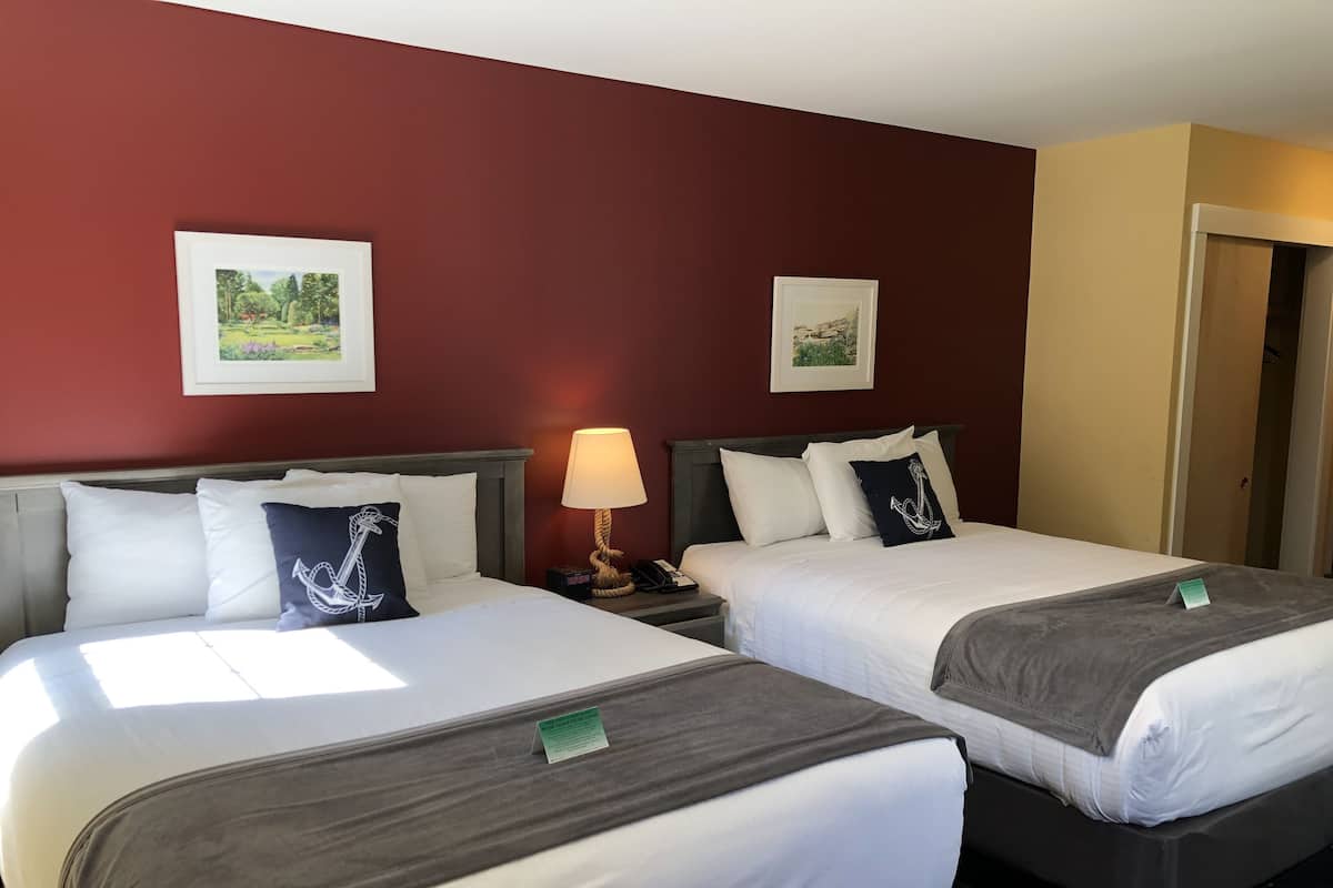 Individuelt design, skrivebord, mørklægningsgardiner