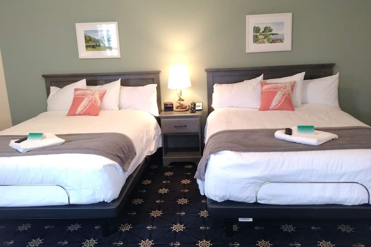 Individuelt design, skrivebord, mørklægningsgardiner