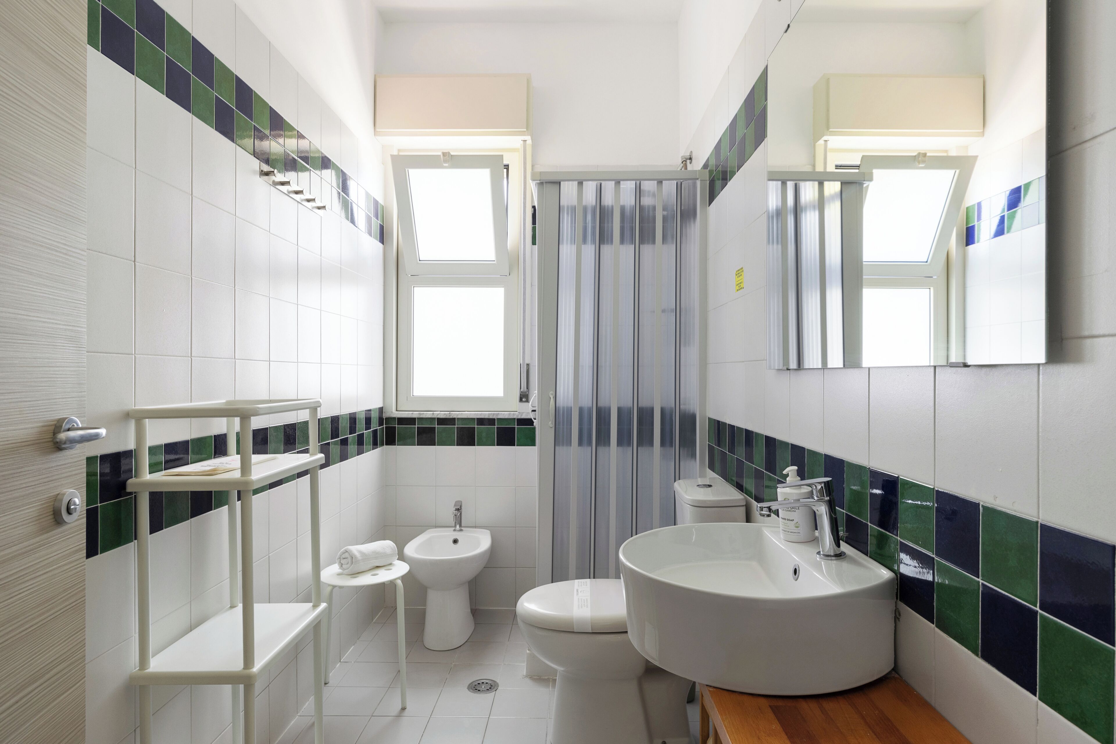 Dusche, Haartrockner, Bidet