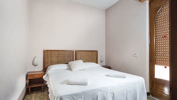 2 bedrooms, in-room safe, iron/ironing board, cots/infant beds