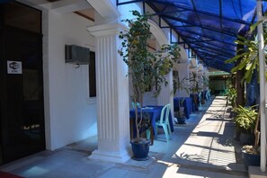 Property grounds - Island Inn Boracay (Boracay Island)