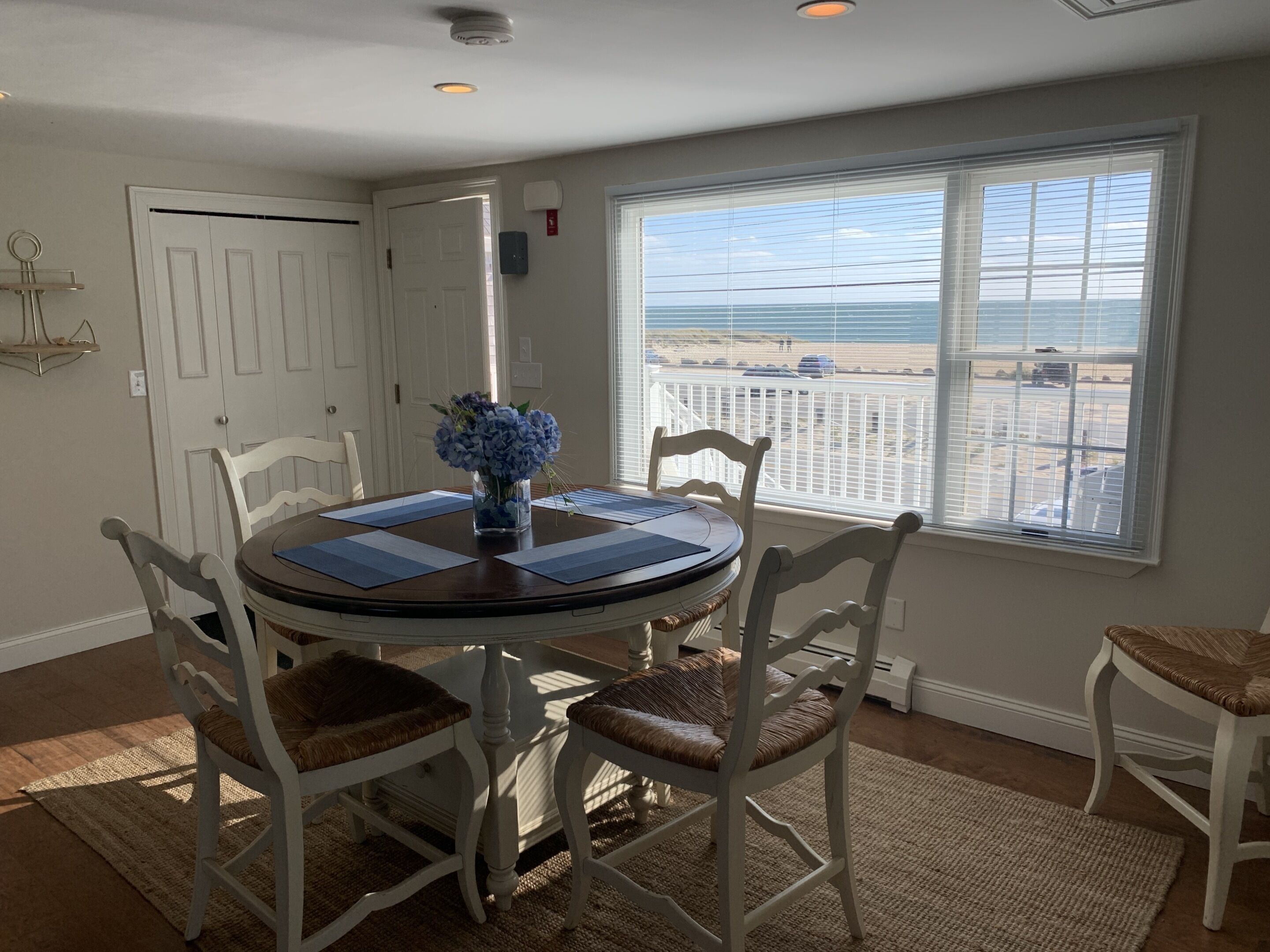 经典单人房, 阳台, 部分海洋景观 | 用餐