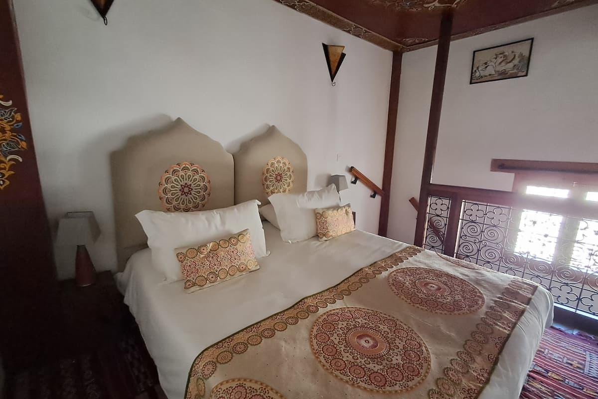 Chambre Double ou avec lits jumeaux (KIRWAN) | 2 chambres, literie de qualité supérieure, bureau