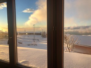 Ropa de cama de alta calidad, cubrecamas y minibar