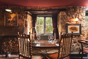 Serveert ontbijt en diner, Britse gerechten