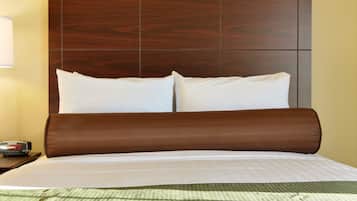 Habitación, 1 cama de matrimonio grande, no fumadores (Guest) | Ropa de cama de alta calidad y colchones con acolchado adicional