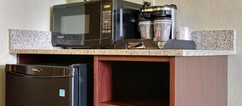 Cobblestone Hotel & Suites - Beulah