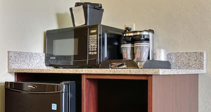 Cobblestone Hotel & Suites - Beulah