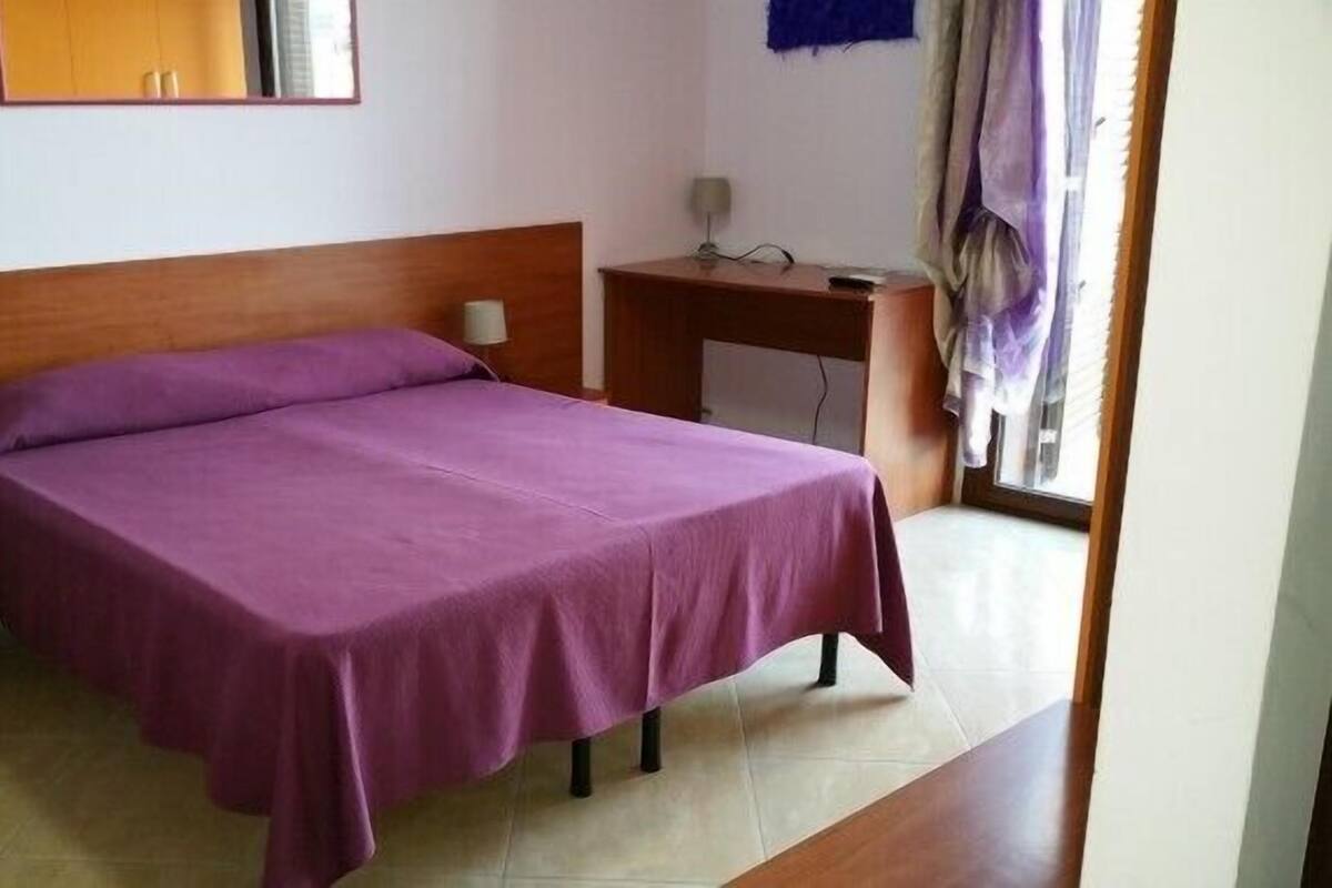 Kamar Triple, pemandangan gunung | Minibar, brankas, meja kerja, dan tempat tidur bayi gratis