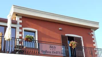 Façana frontal de l'allotjament