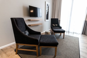 Executive Double or Twin Room, 1 King Bed, Ensuite | Premium bedding, minibar, in-room safe, desk