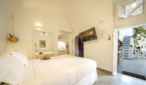 1 bedroom, Egyptian cotton sheets, premium bedding, pillow-top beds