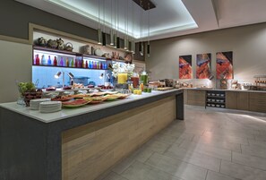 Desayuno a la carta gratuito y diario