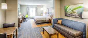 Holiday Inn Express & Suites Cleveland West - Westlake by IHG