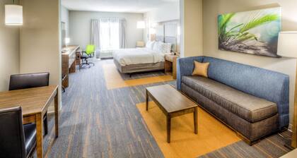 Holiday Inn Express & Suites Cleveland West - Westlake by IHG
