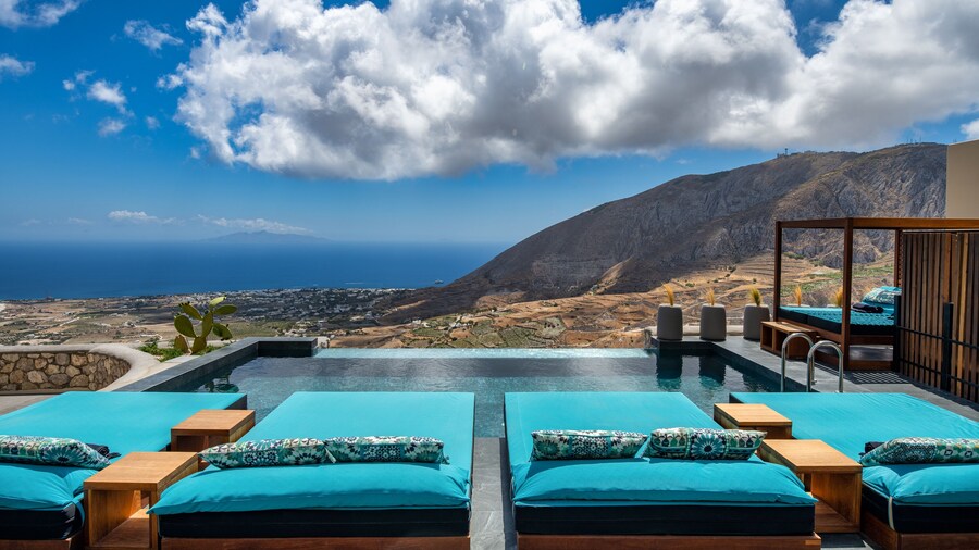 Skyfall Suites - Adults Only