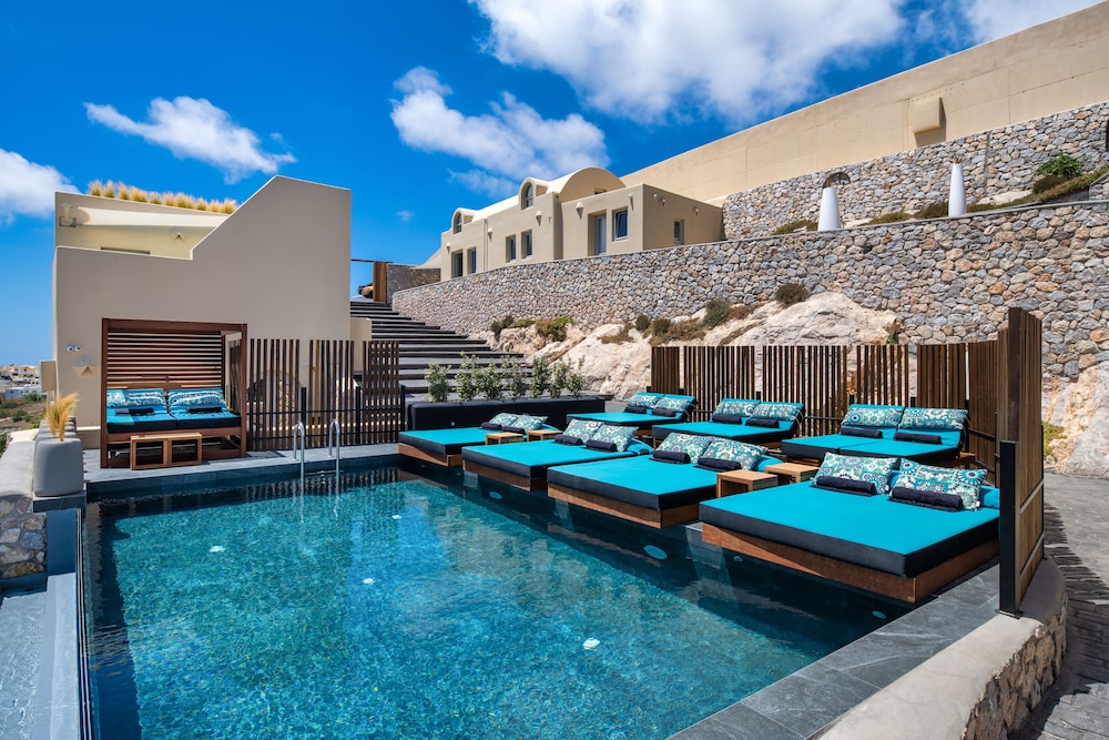 Skyfall Luxury Suites photo 2