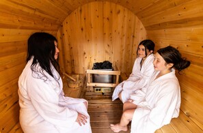 Sauna - Pond's Resort (Ludlow)