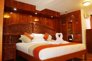 Deluxe Suite, Jetted Tub | In-room safe, desk, rollaway beds, free WiFi - Hotel Cusco Jungle (Cusco)
