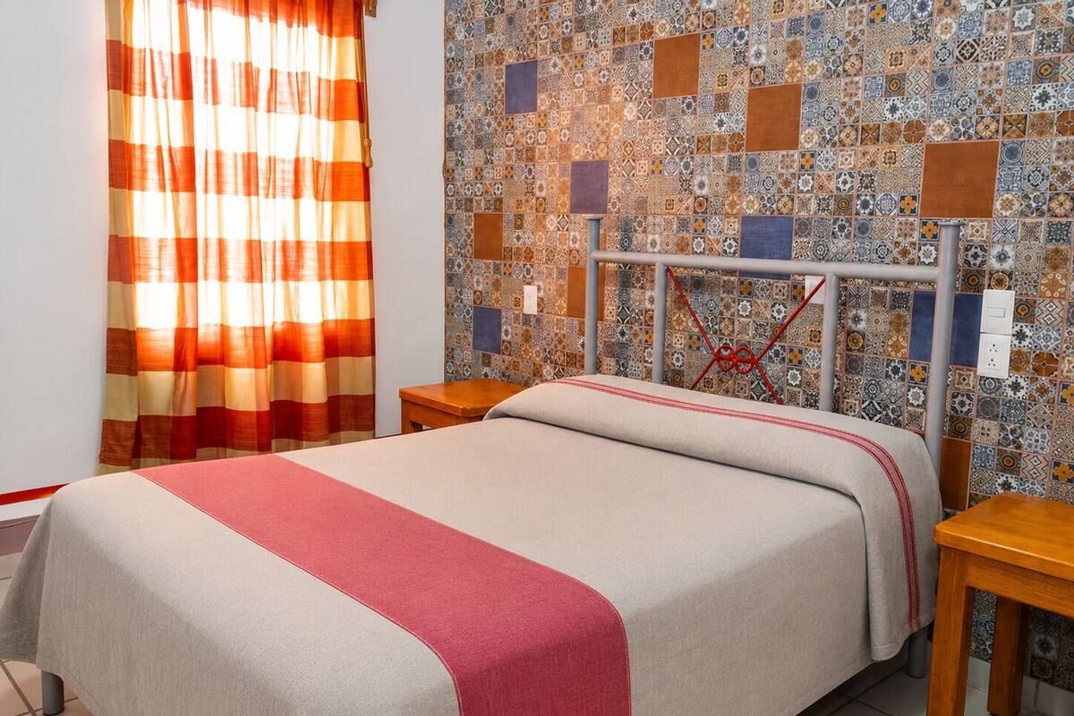 Colchones Tempur-Pedic y espacio para trabajar con laptop 