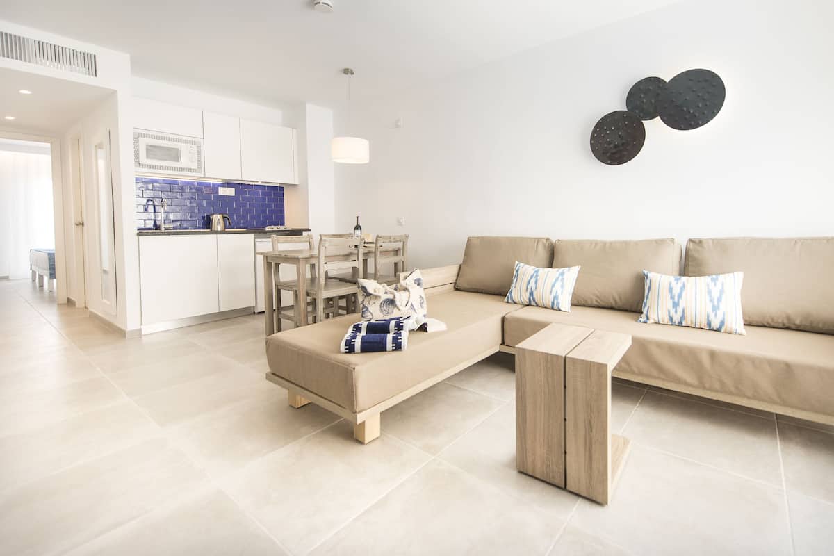 Apartment, 1 Bedroom, Balcony | In-room safe, free WiFi, bed sheets