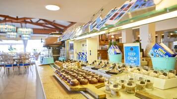 Petit déjeuner buffet servi tous les jours en supplément