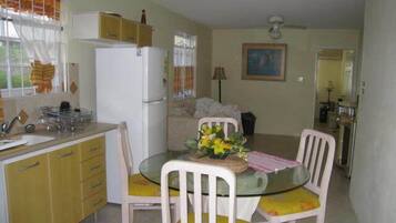 Family Studio Suite, 1 Double Bed (Croton) | Bathroom | Free toiletries, towels